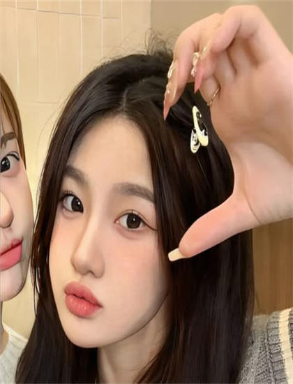 掌中万物短剧免费观看全集_午夜DJ观看在线HD高清_桃子老师和四个学生